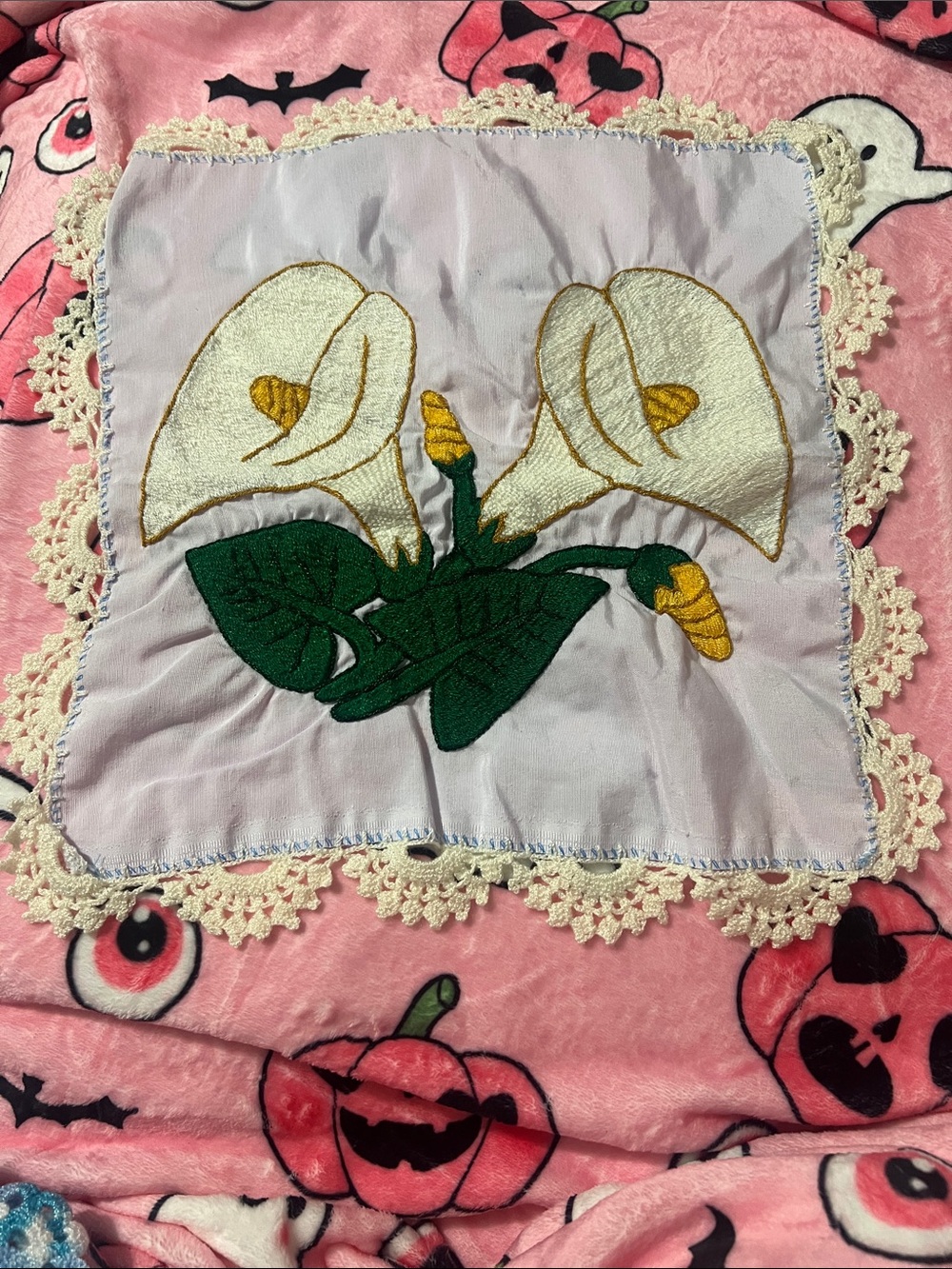 Hand-Embroidered Mexican Tortilla Warm - White Floral